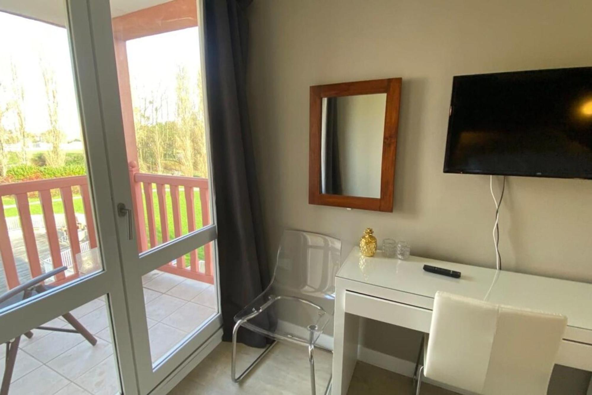 Very Nice 6 Person Apart With Swimming Pool Tennis Court And Car Park 202 Le Touquet Екстер'єр фото