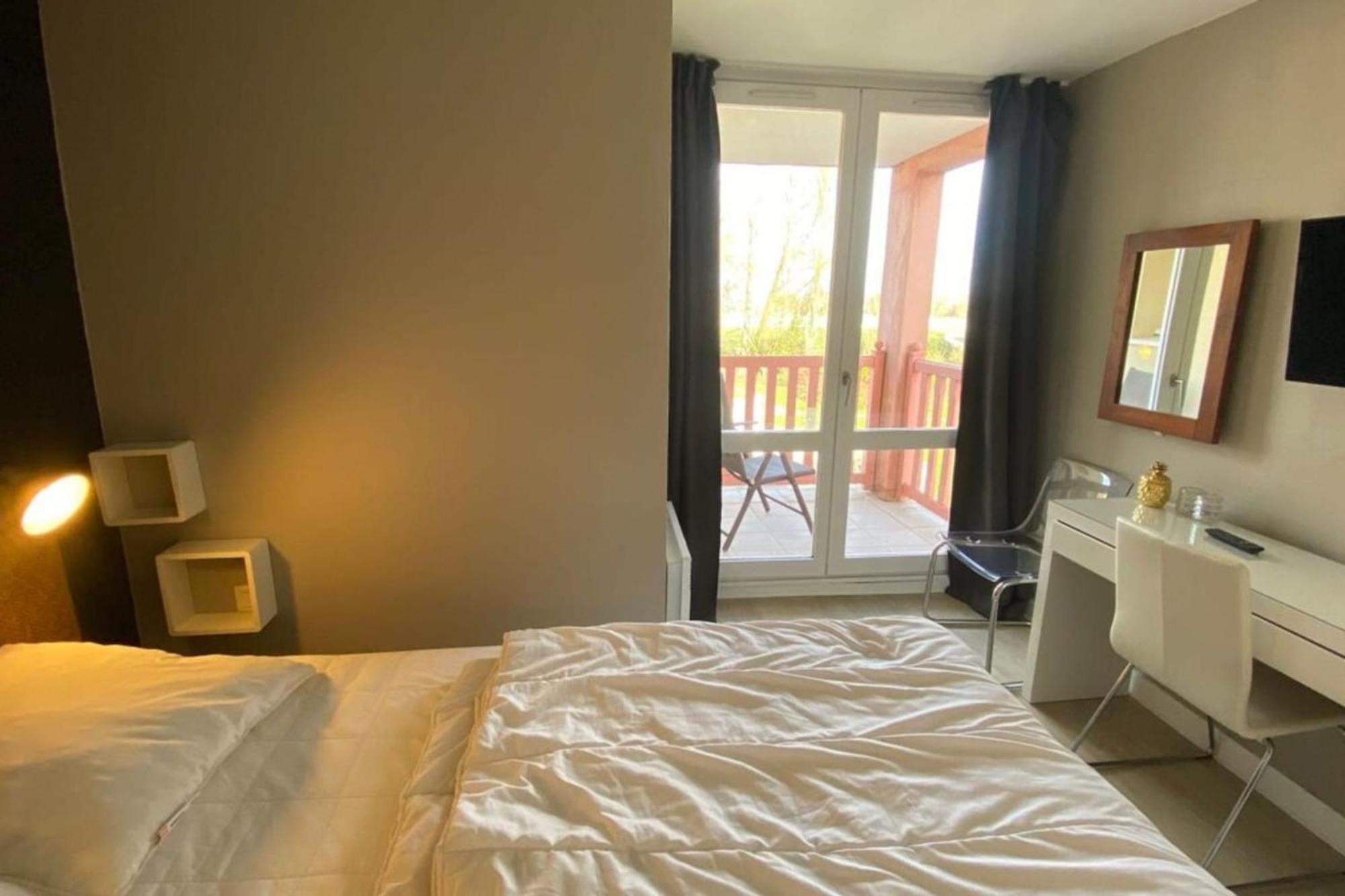 Very Nice 6 Person Apart With Swimming Pool Tennis Court And Car Park 202 Le Touquet Екстер'єр фото